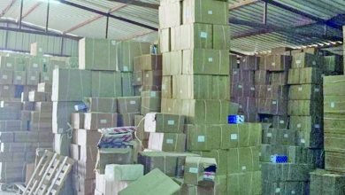 صورة «التجارة» تضبط أكبر عملية غش تجاري في مزرعة بالصليبية